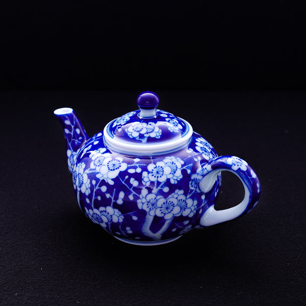 Fragrance of Plum Blossoms in Deep Winter Teapot